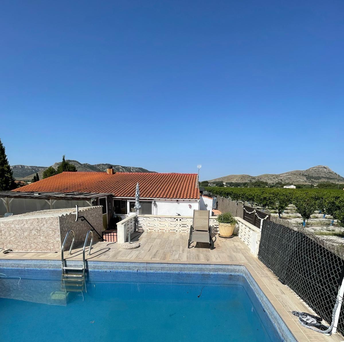 Villa for Sale in Villena, Alicante