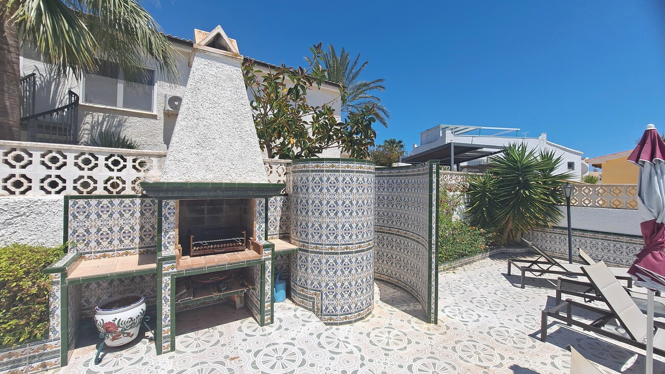 Villa for Sale in San Miguel de Salinas, Alicante