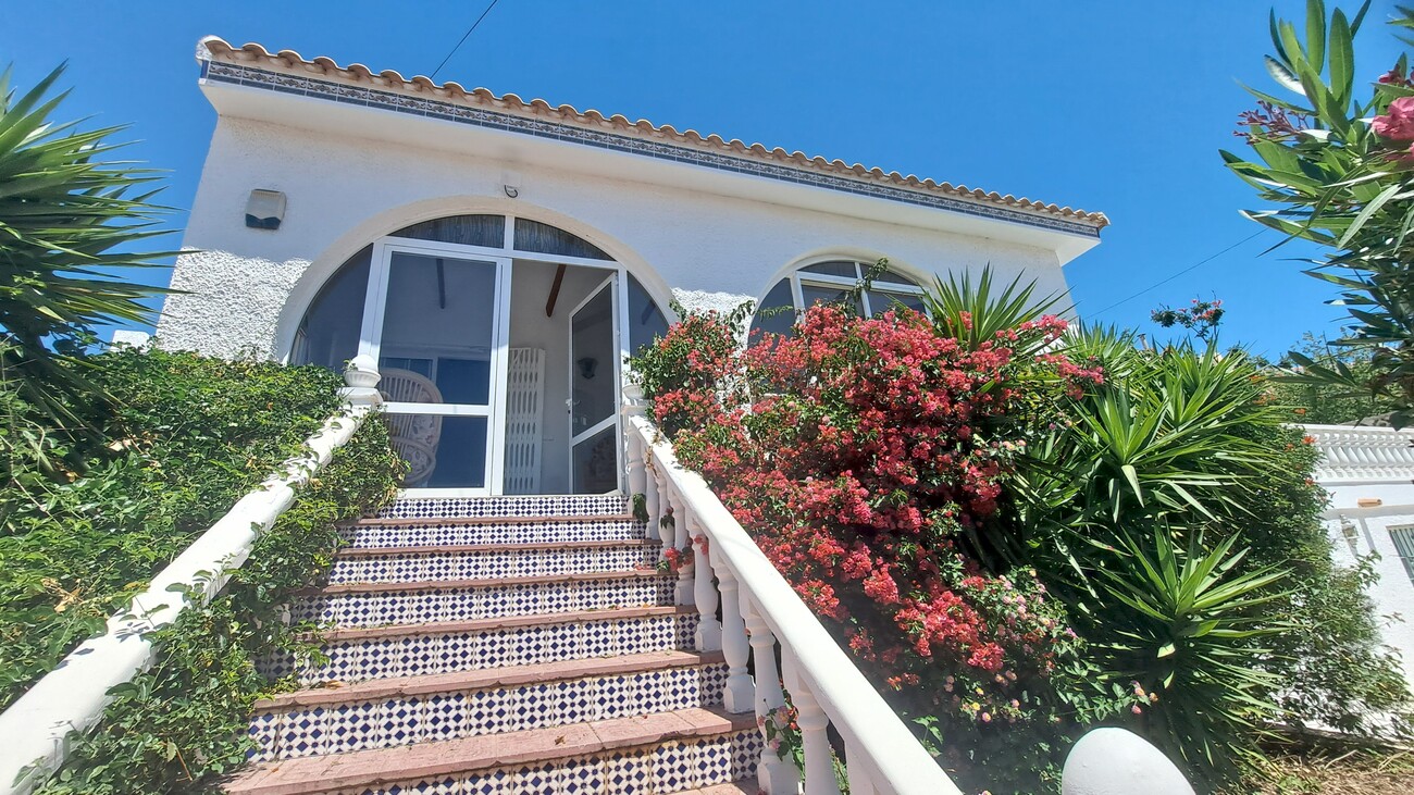 Villa for Sale in San Miguel de Salinas, Alicante