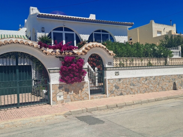 Villa for Sale in San Miguel de Salinas, Alicante