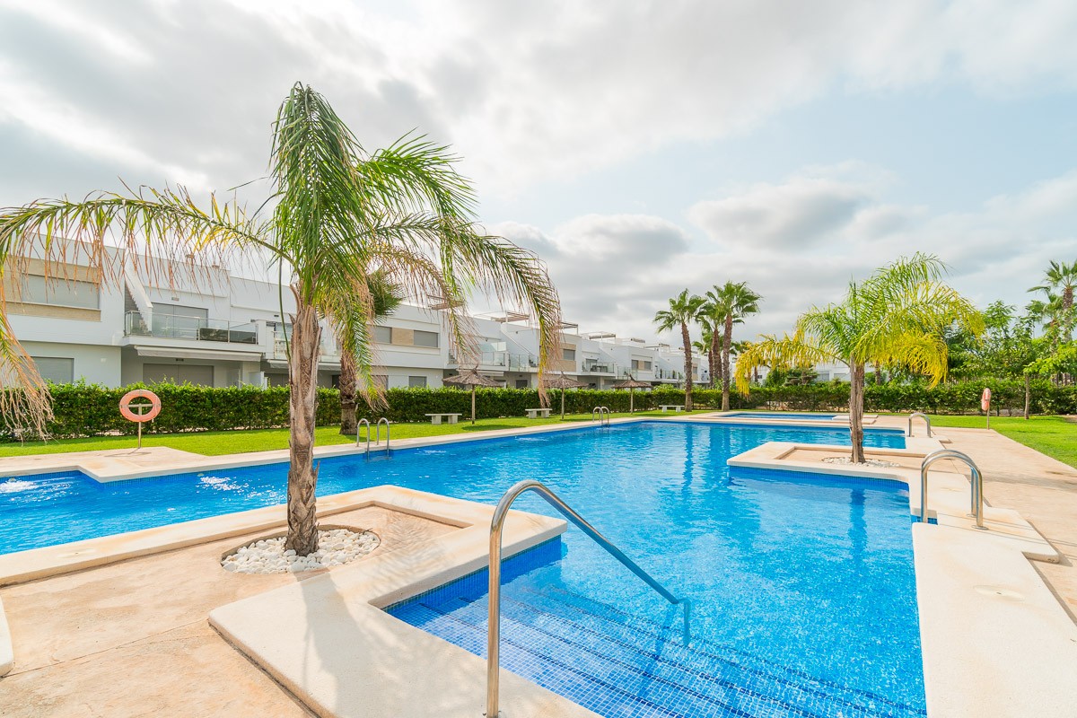 Bungalow for Sale in Vistabella Golf Entre Naranjos, Alicante