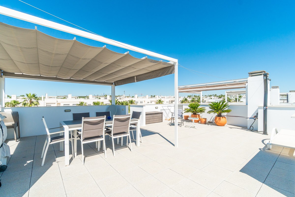 Bungalow for Sale in Vistabella Golf Entre Naranjos, Alicante
