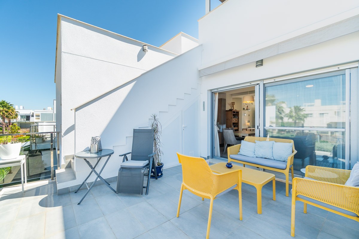 Bungalow for Sale in Vistabella Golf Entre Naranjos, Alicante
