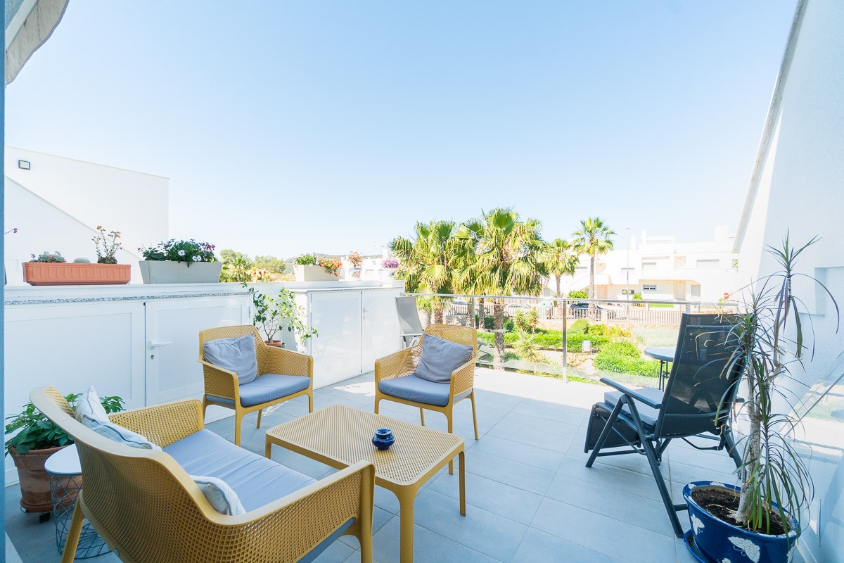 Bungalow for Sale in Vistabella Golf Entre Naranjos, Alicante