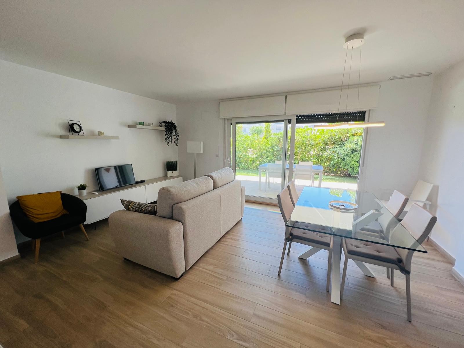 Apartment for Sale in Vistabella Golf Entre Naranjos, Alicante