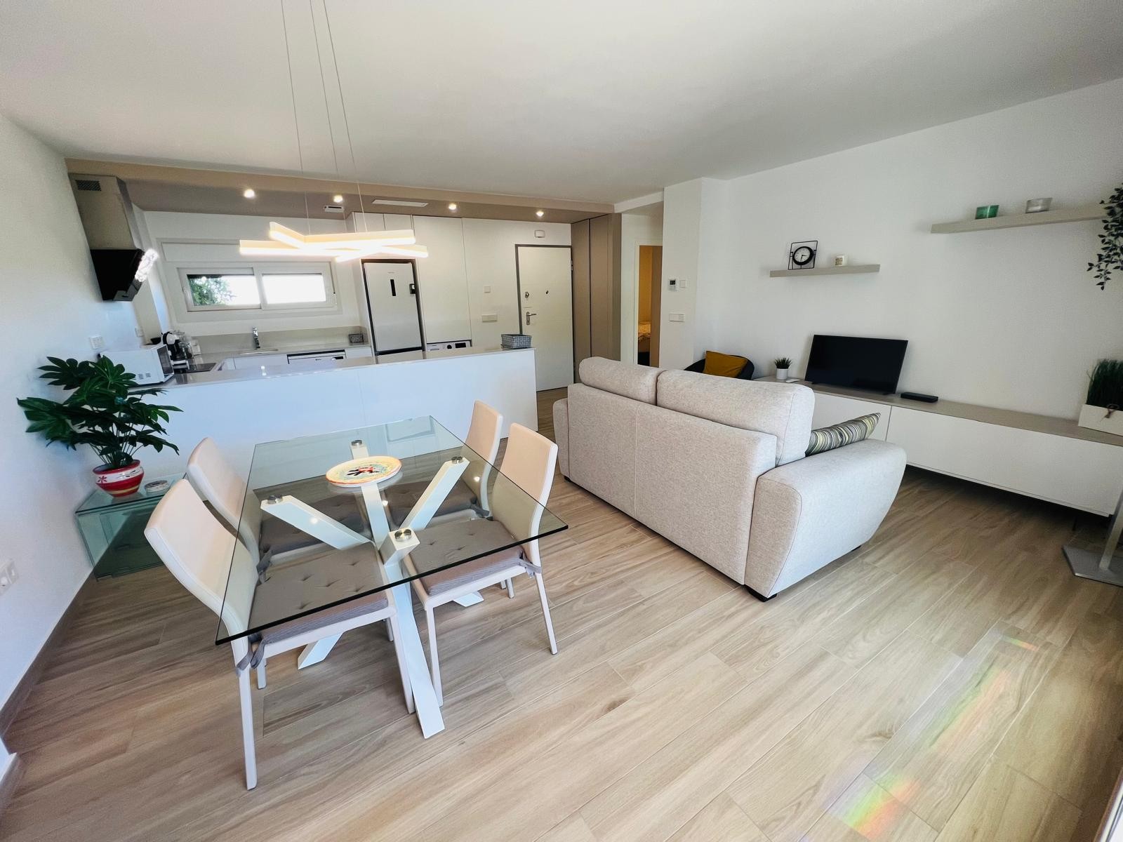 Apartment for Sale in Vistabella Golf Entre Naranjos, Alicante