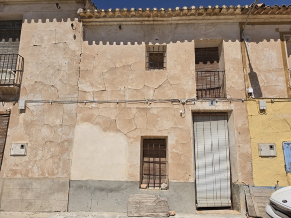 Town House for Sale in Hondón de las Nieves, Alicante