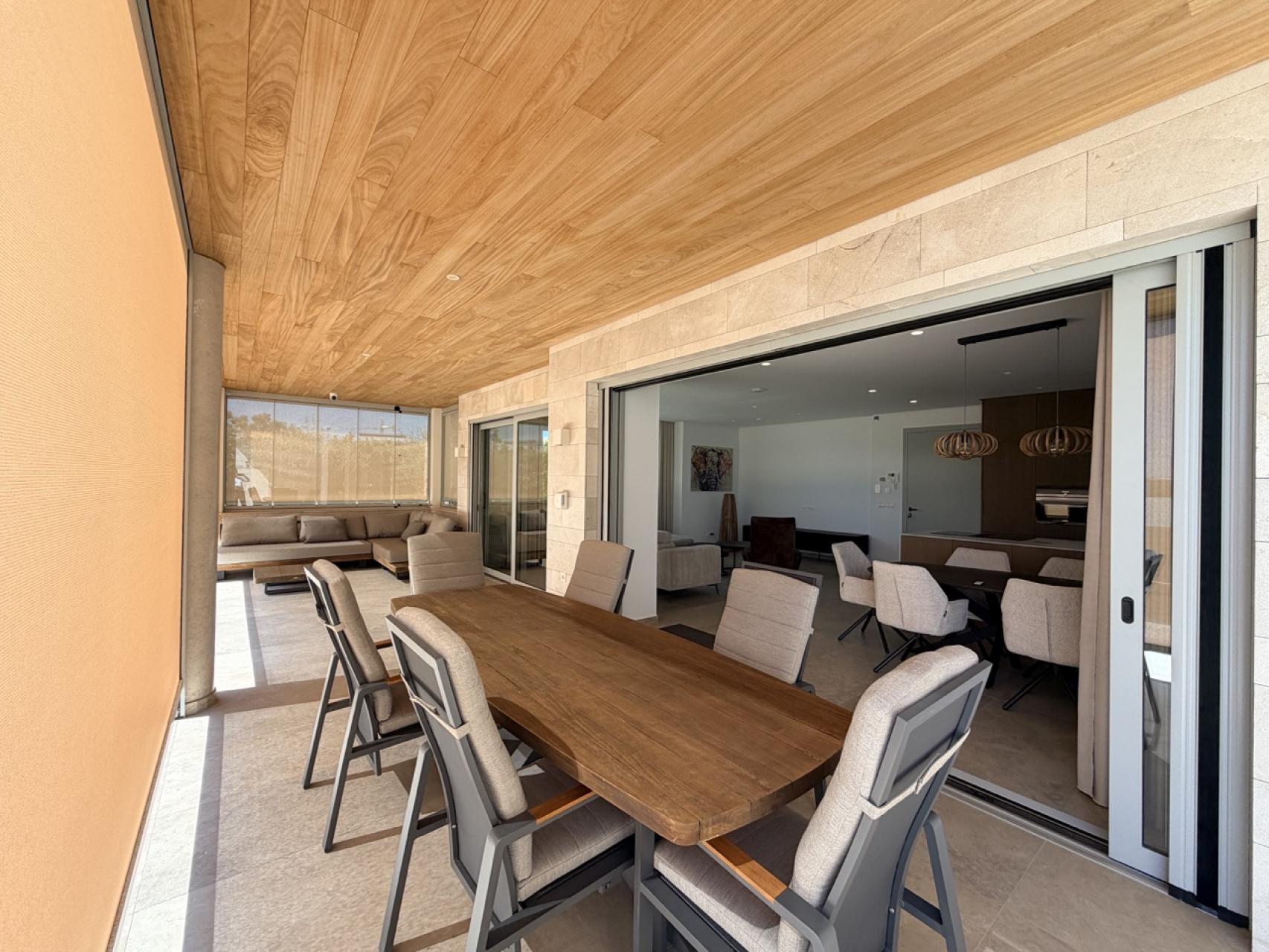 Villa for Sale in Benijofar, Alicante