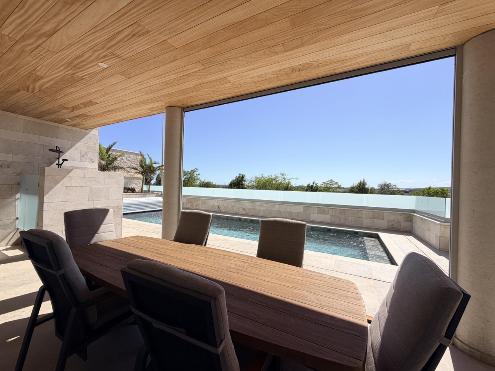 Villa for Sale in Benijofar, Alicante