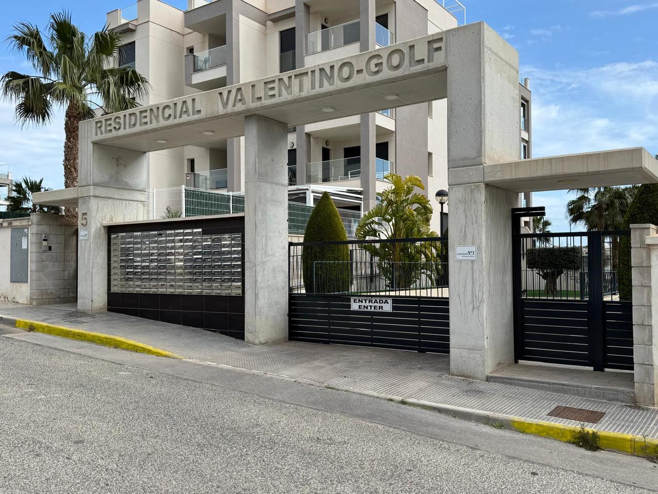 Apartment for Sale in Villamartin, Alicante