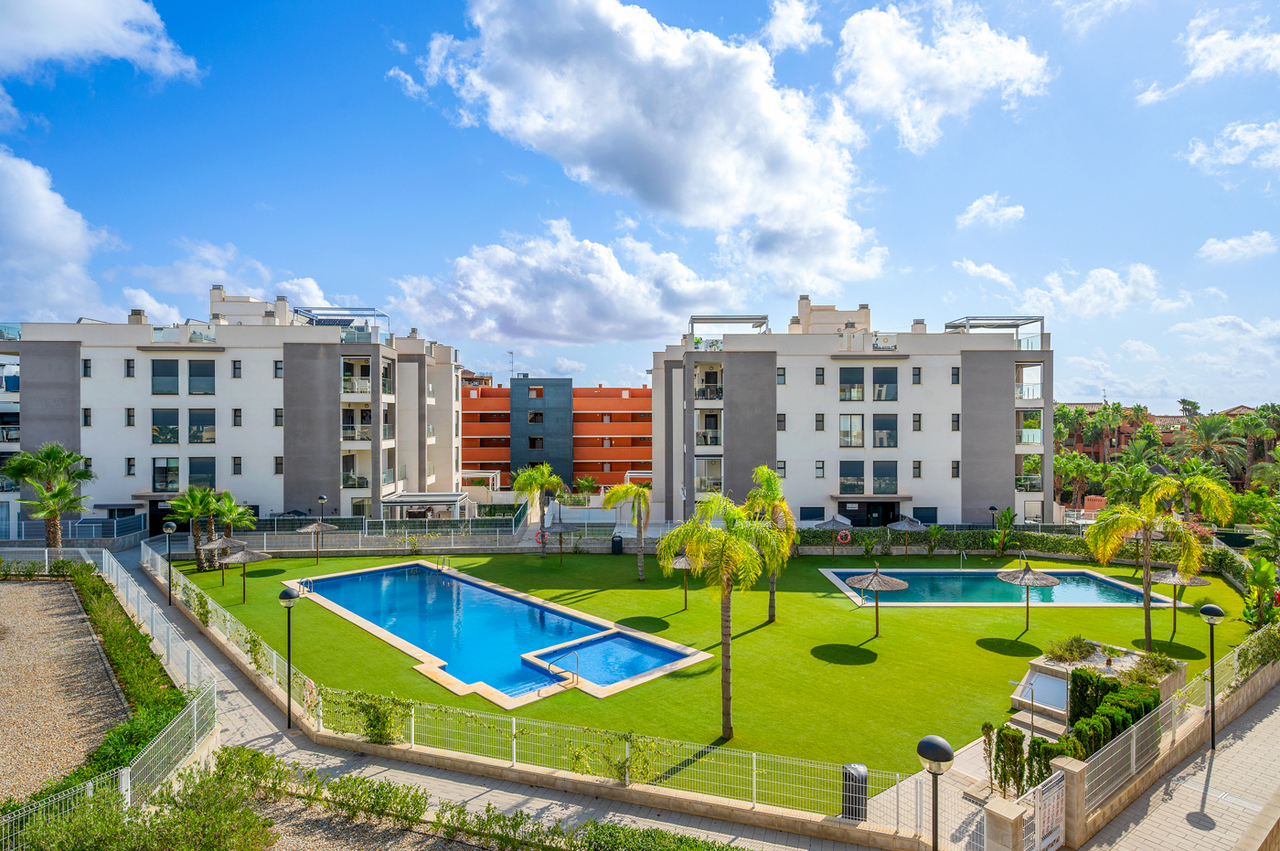 Apartment for Sale in Villamartin, Alicante