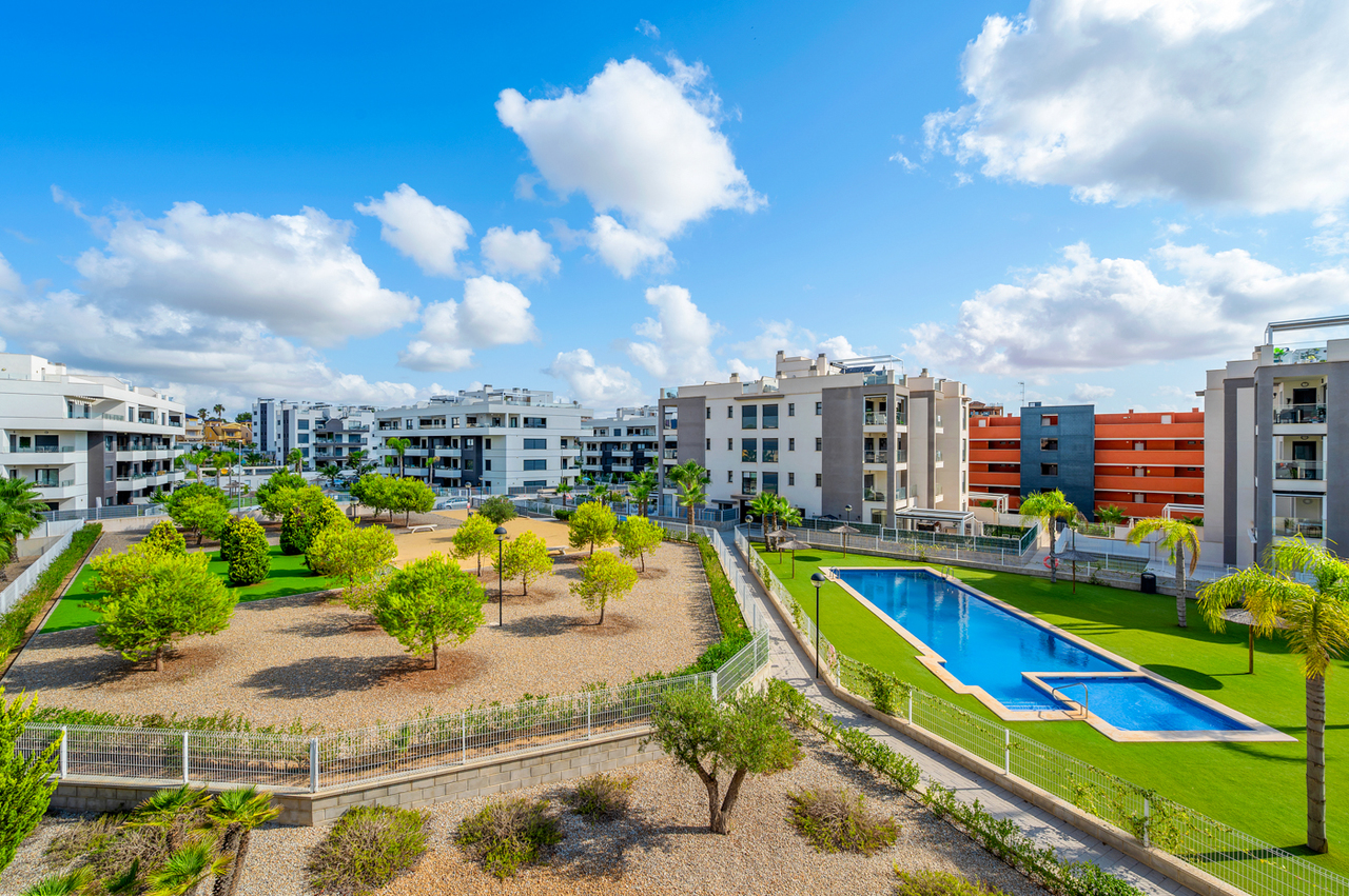 Apartment for Sale in Villamartin, Alicante