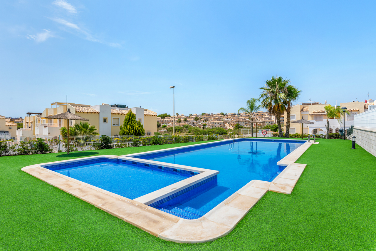 Apartment for Sale in Villamartin, Alicante