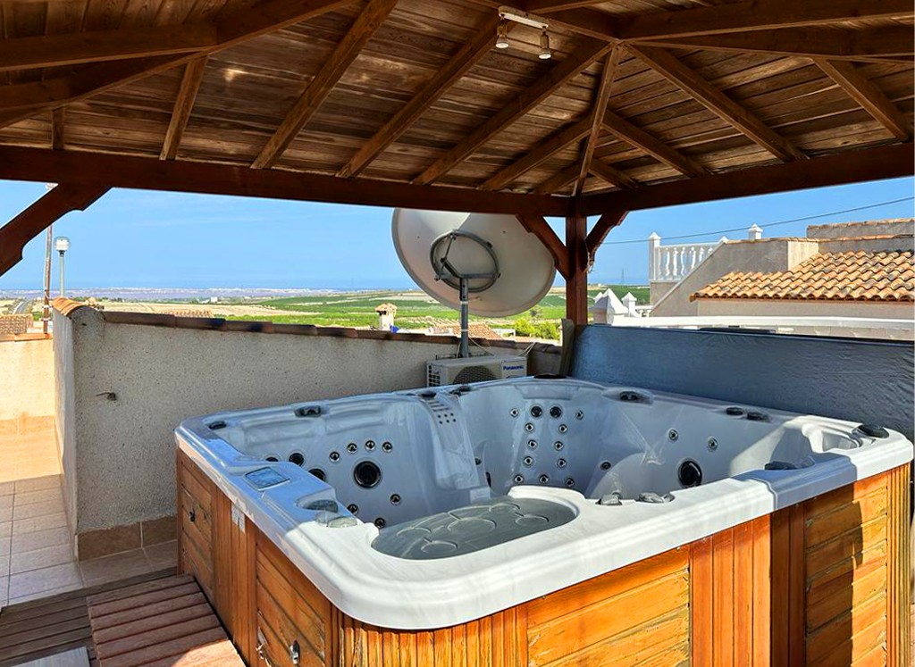 Villa for Sale in San Miguel de Salinas, Alicante