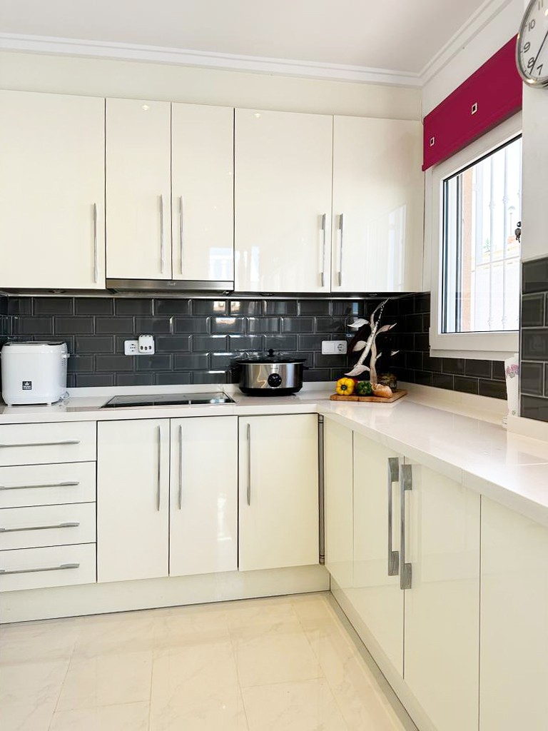 Villa for Sale in San Miguel de Salinas, Alicante