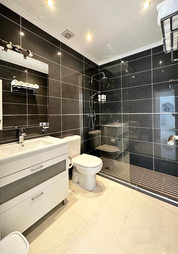 Villa for Sale in San Miguel de Salinas, Alicante