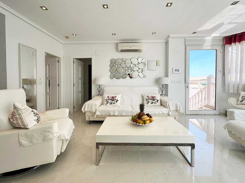 Villa for Sale in San Miguel de Salinas, Alicante