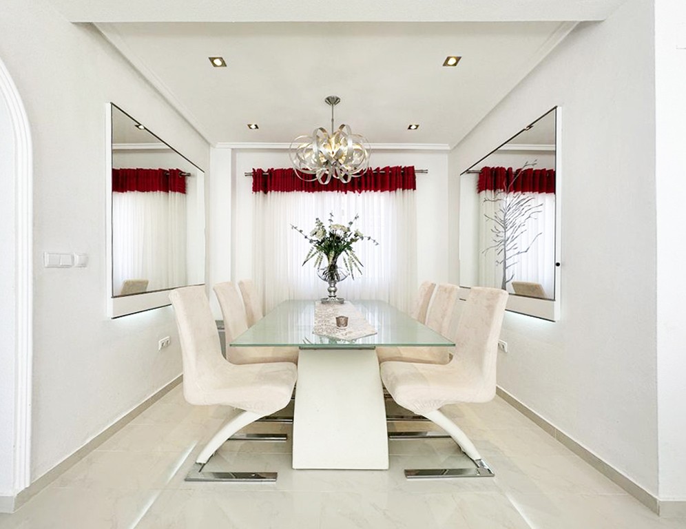Villa for Sale in San Miguel de Salinas, Alicante
