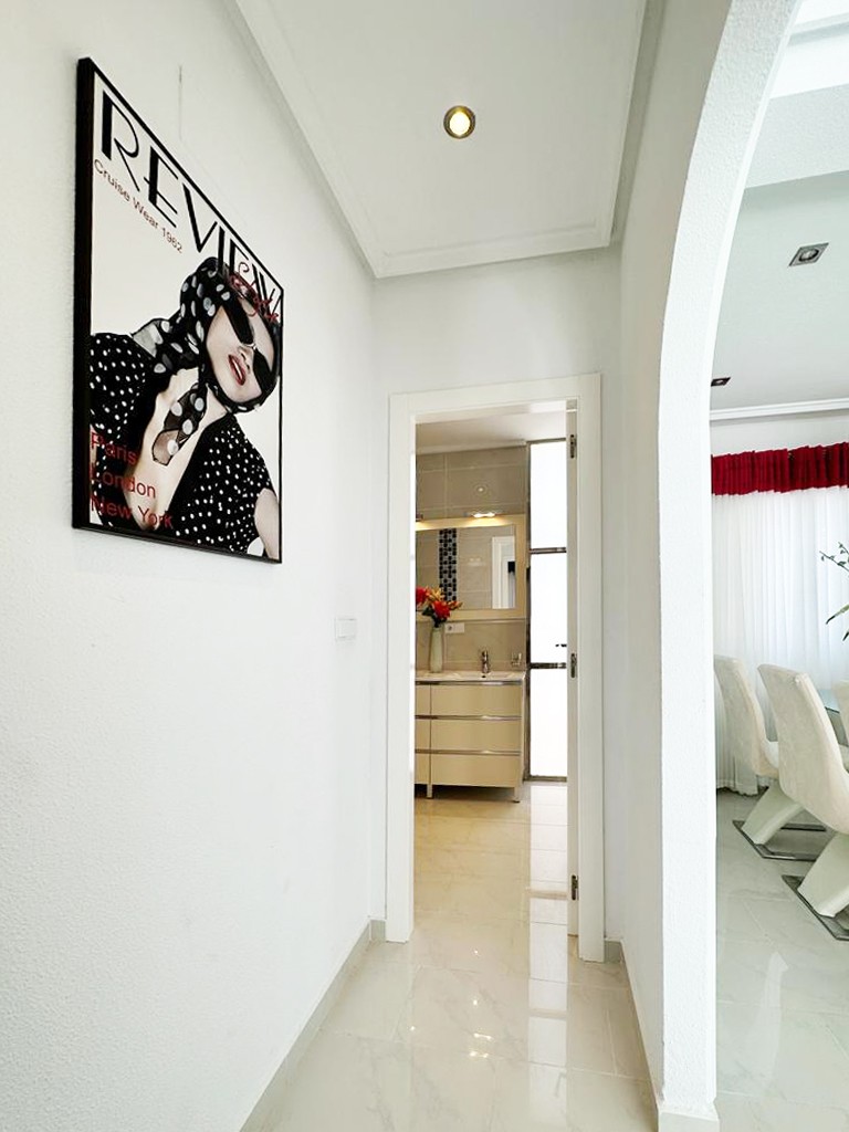 Villa for Sale in San Miguel de Salinas, Alicante