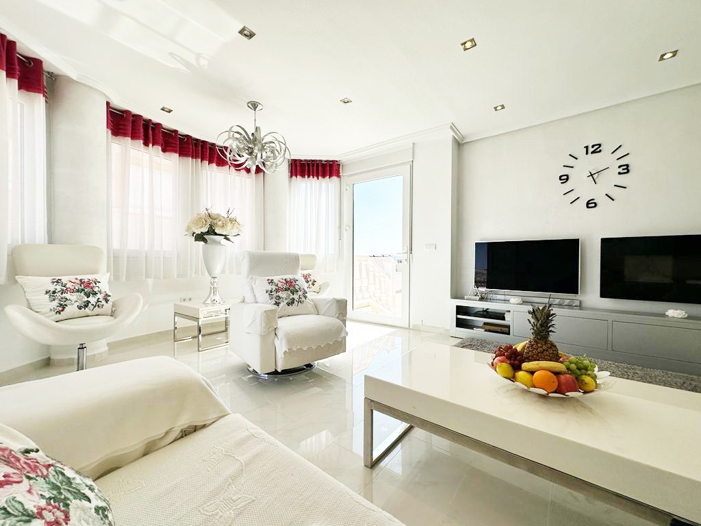 Villa for Sale in San Miguel de Salinas, Alicante