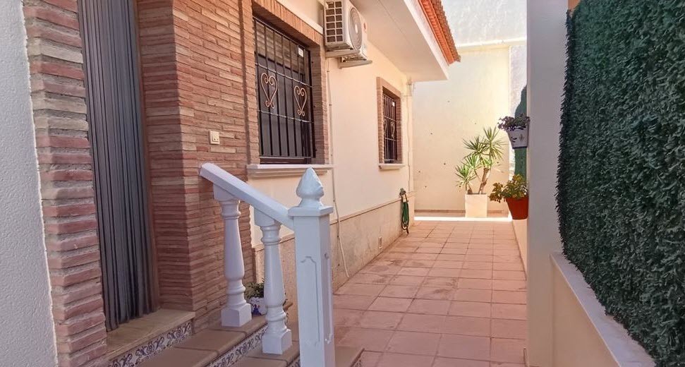 Villa for Sale in Bigastro, Alicante