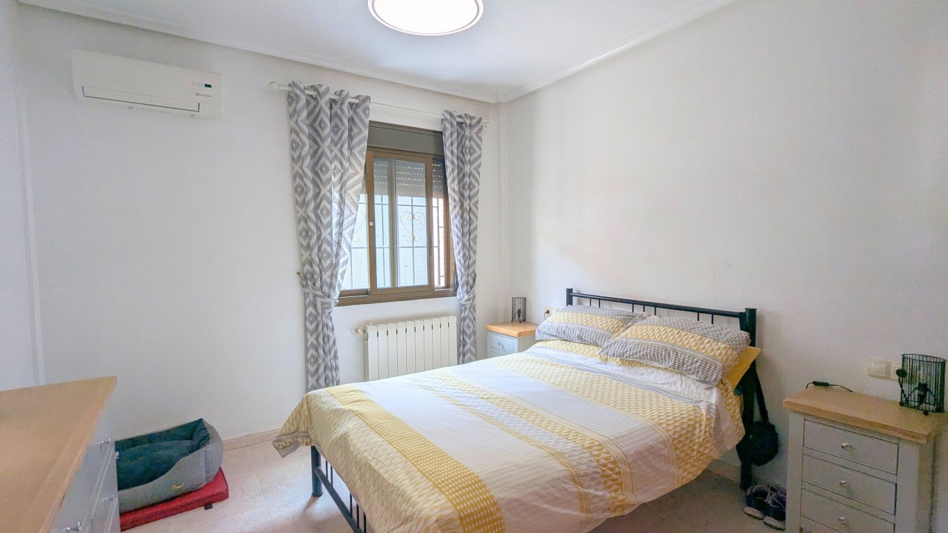 Villa for Sale in Bigastro, Alicante