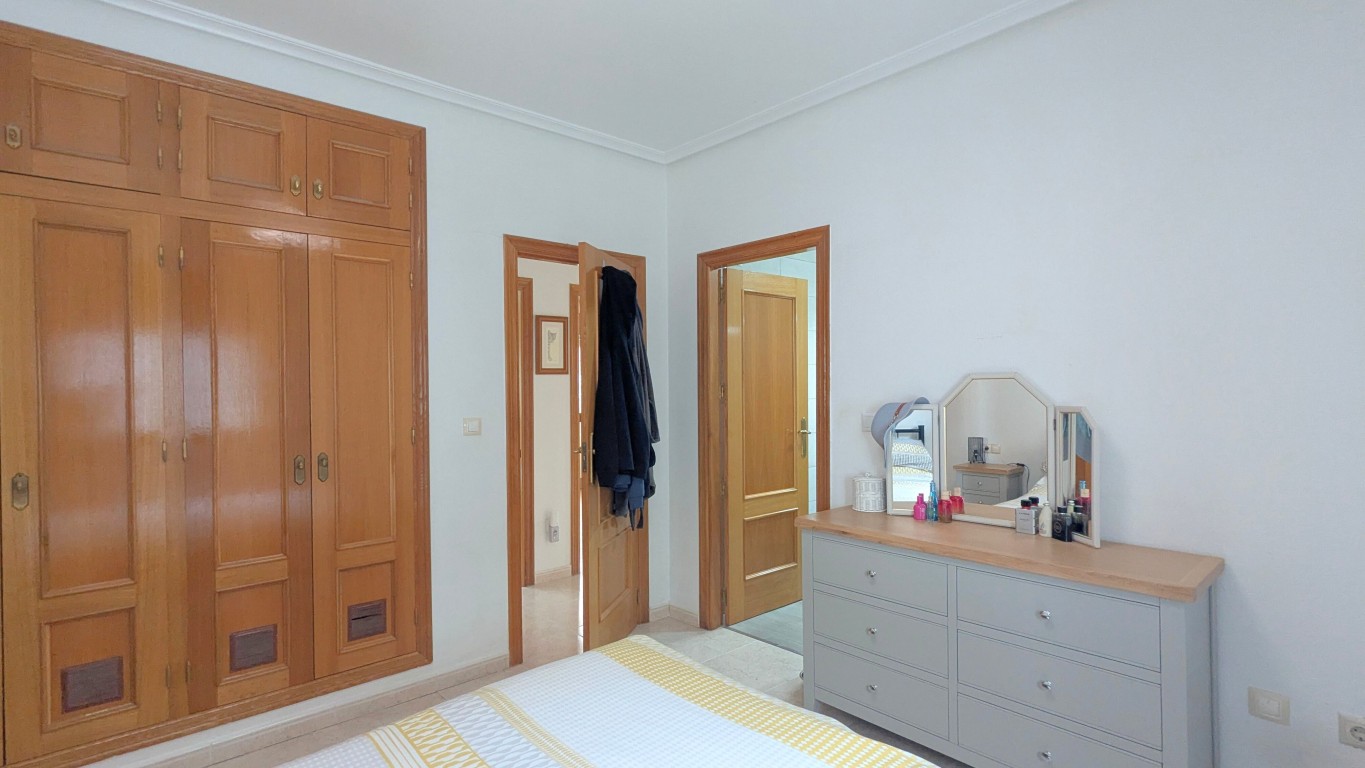 Villa for Sale in Bigastro, Alicante
