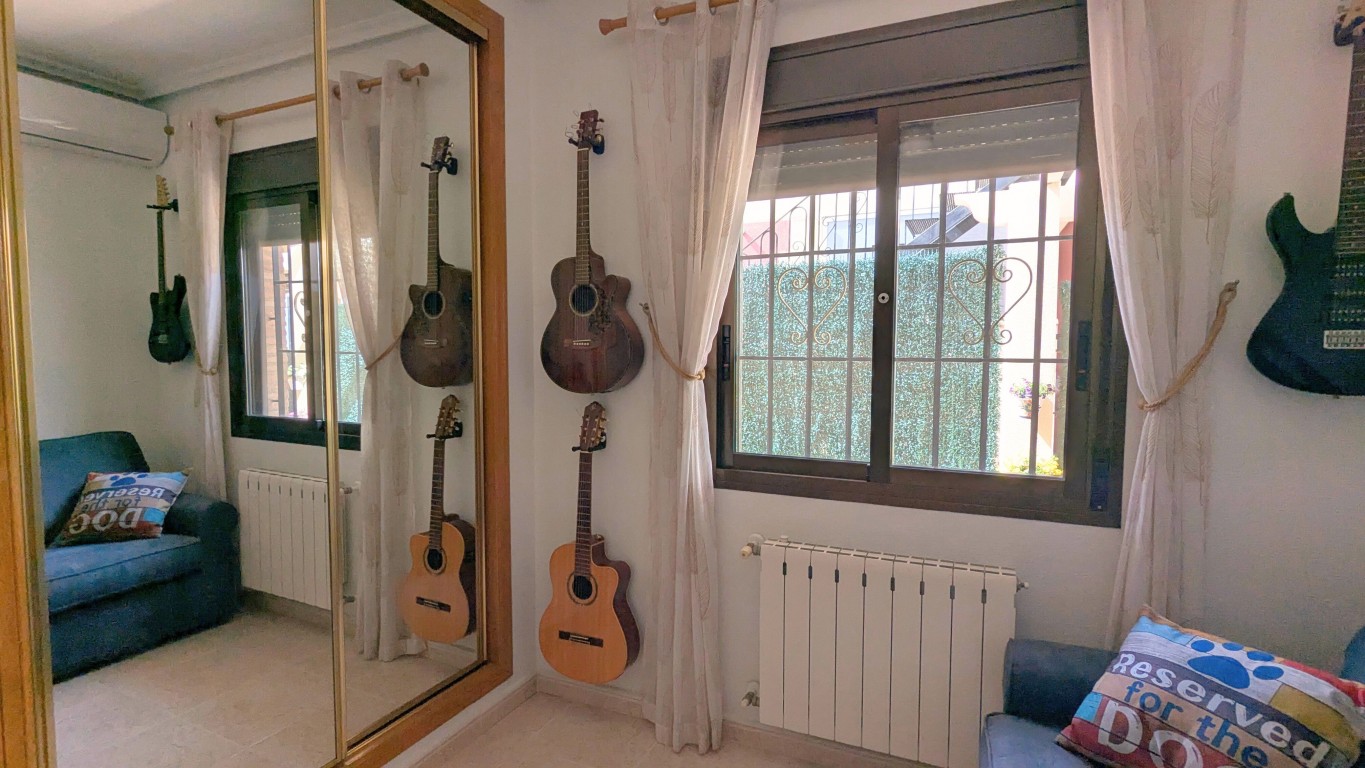 Villa for Sale in Bigastro, Alicante