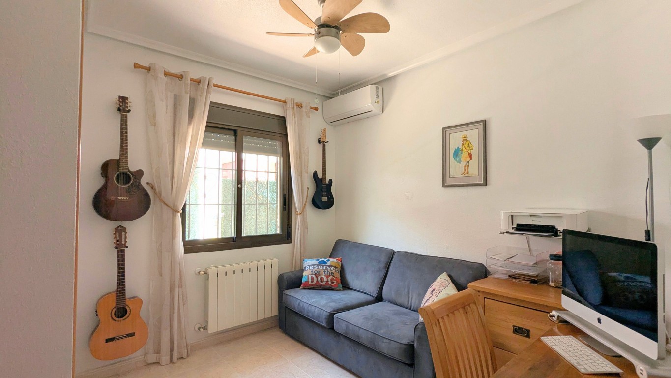 Villa for Sale in Bigastro, Alicante
