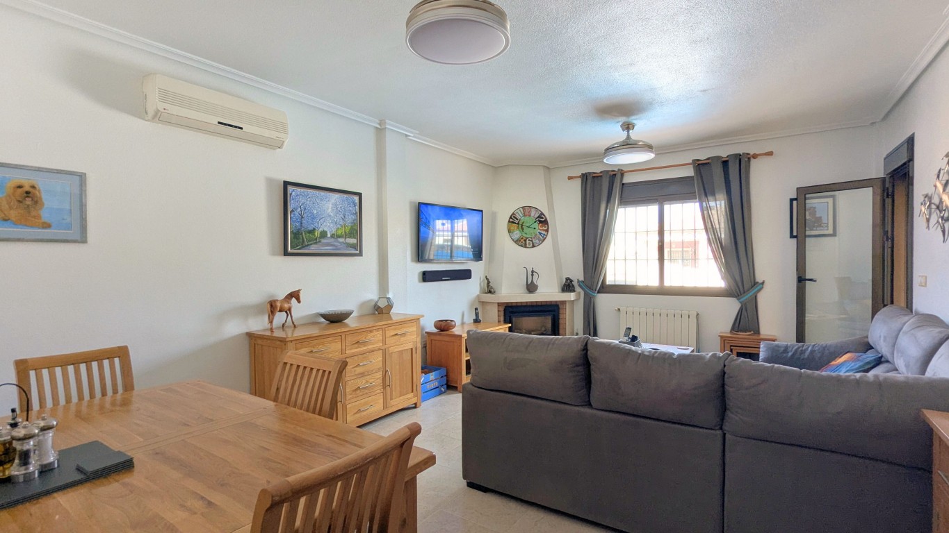 Villa for Sale in Bigastro, Alicante