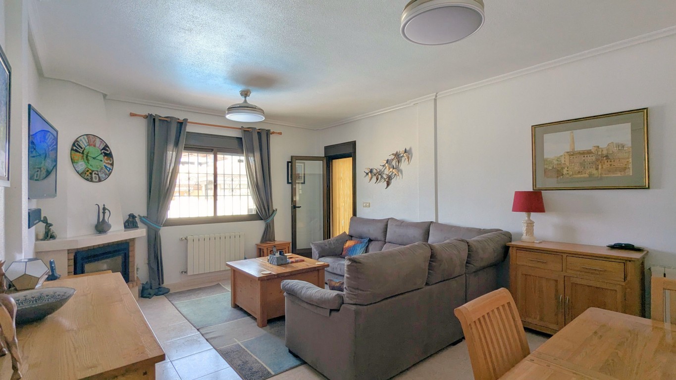 Villa for Sale in Bigastro, Alicante