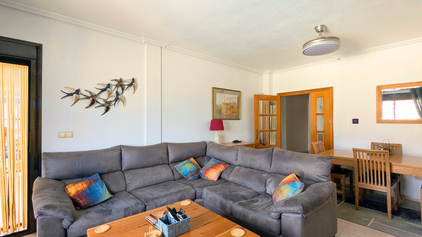 Villa for Sale in Bigastro, Alicante