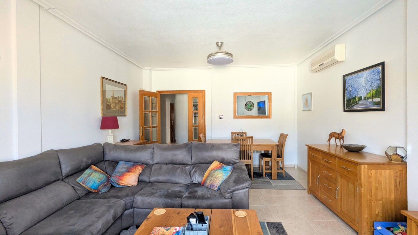 Villa for Sale in Bigastro, Alicante