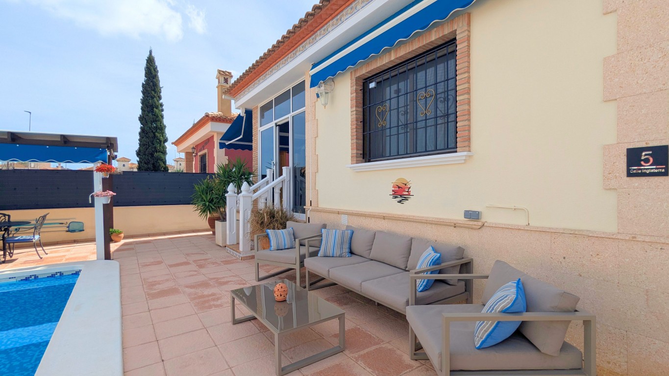 Villa for Sale in Bigastro, Alicante