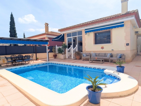 Villa for Sale in Bigastro, Alicante