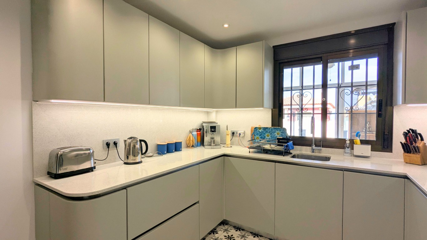 Villa for Sale in Bigastro, Alicante