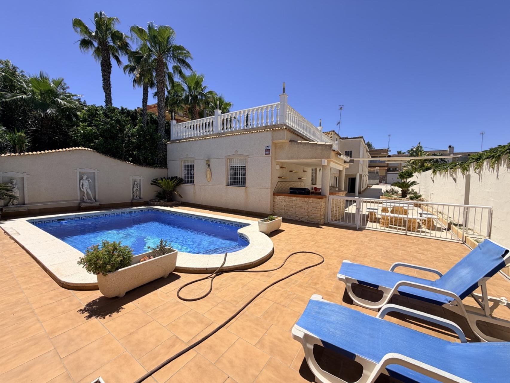 Villa for Sale in Torrevieja, Alicante
