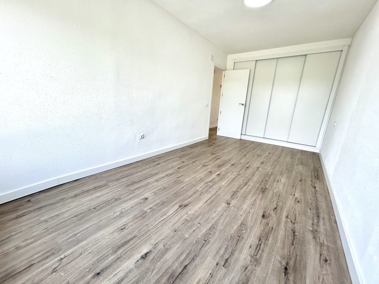 Apartment for Sale in Villamartin, Alicante