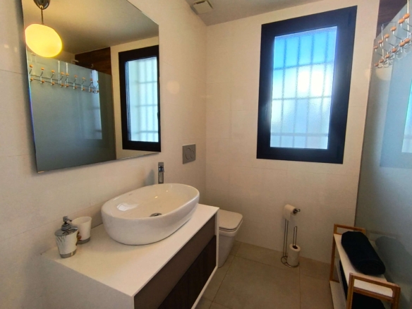 584