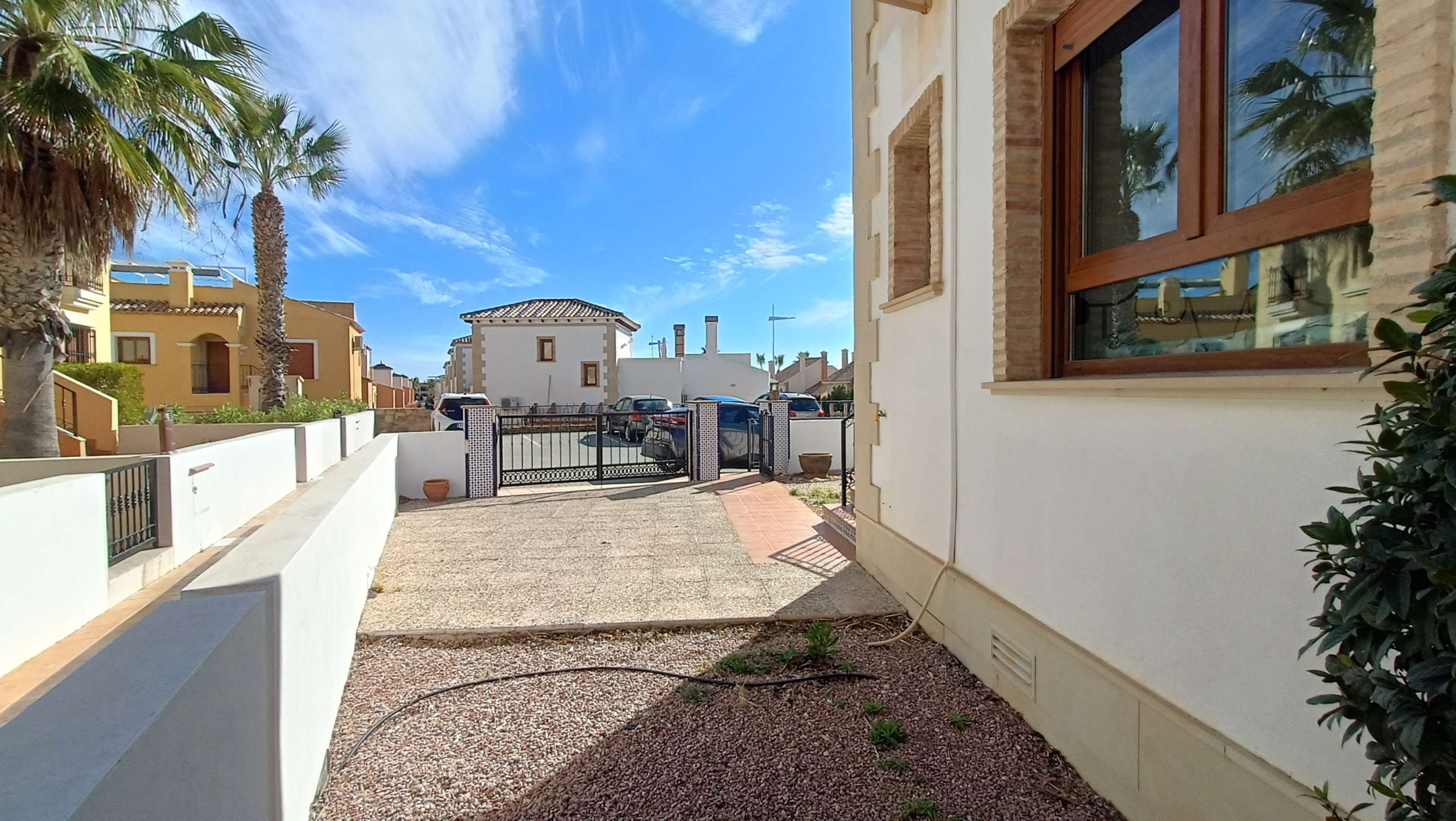 Villa for Sale in Algorfa, Alicante