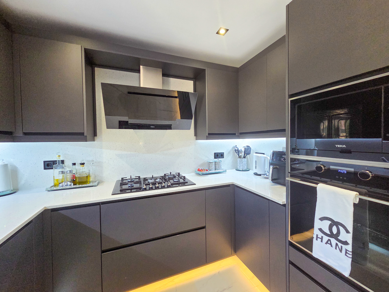 Villa for Sale in Crevillent, Alicante