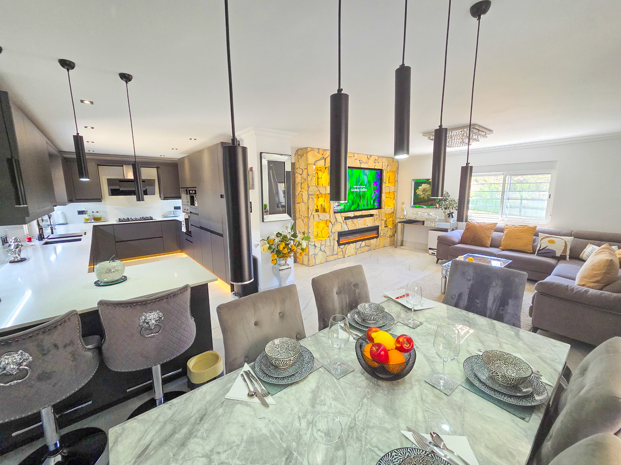 Villa for Sale in Crevillent, Alicante