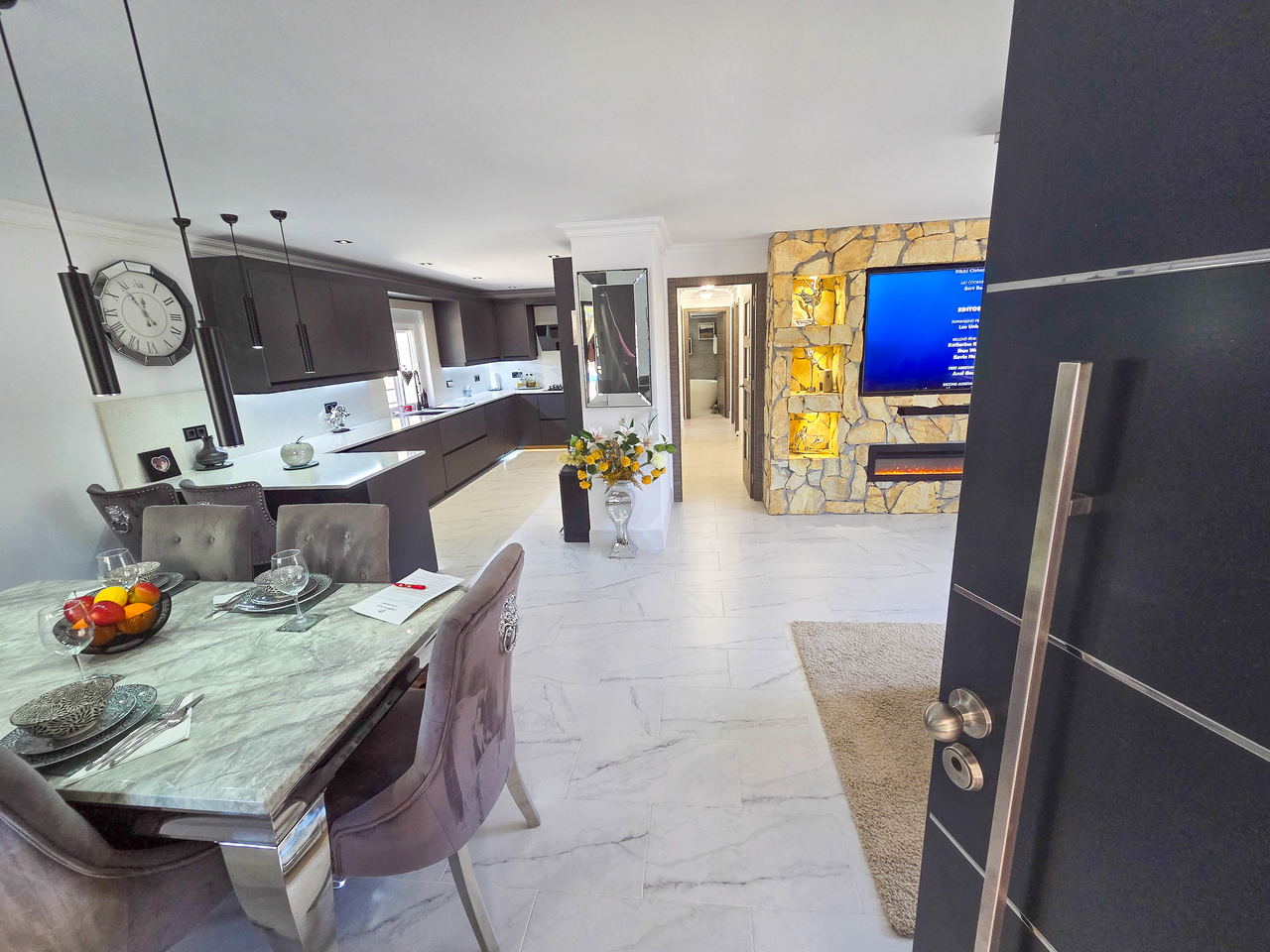Villa for Sale in Crevillent, Alicante