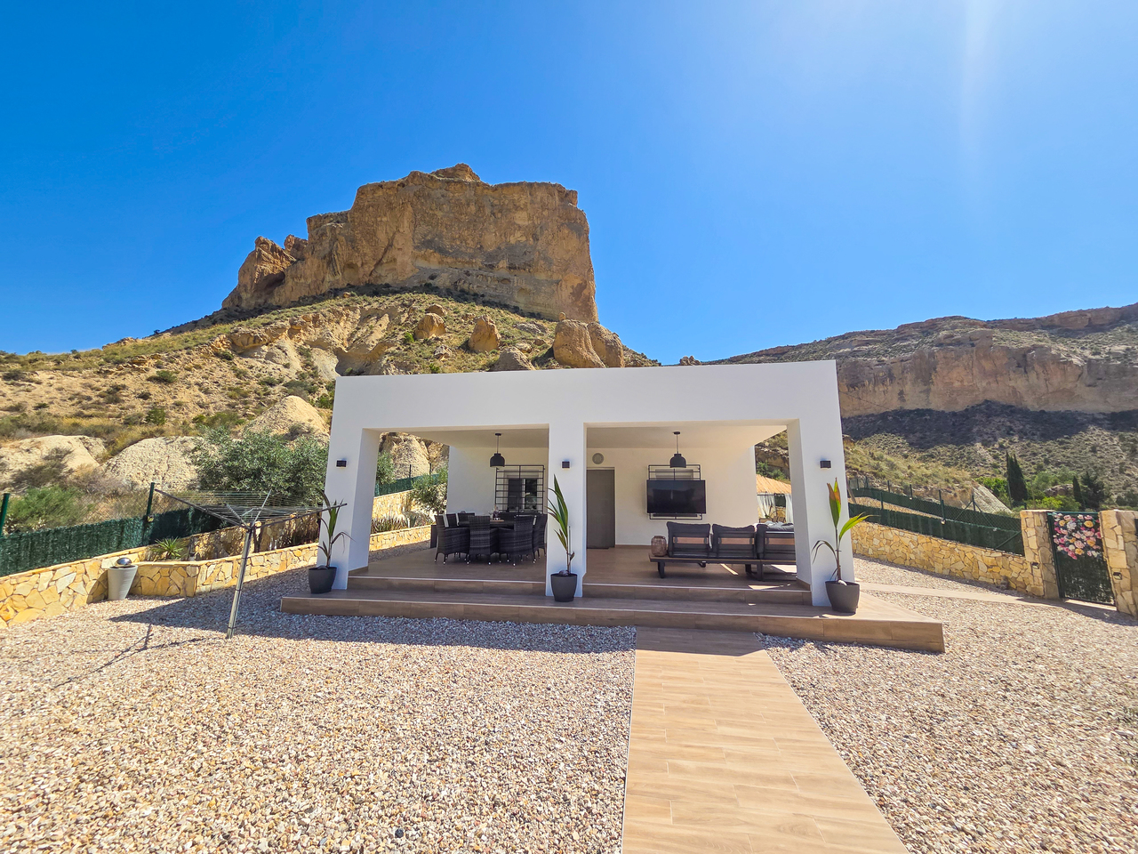 Villa for Sale in Crevillent, Alicante