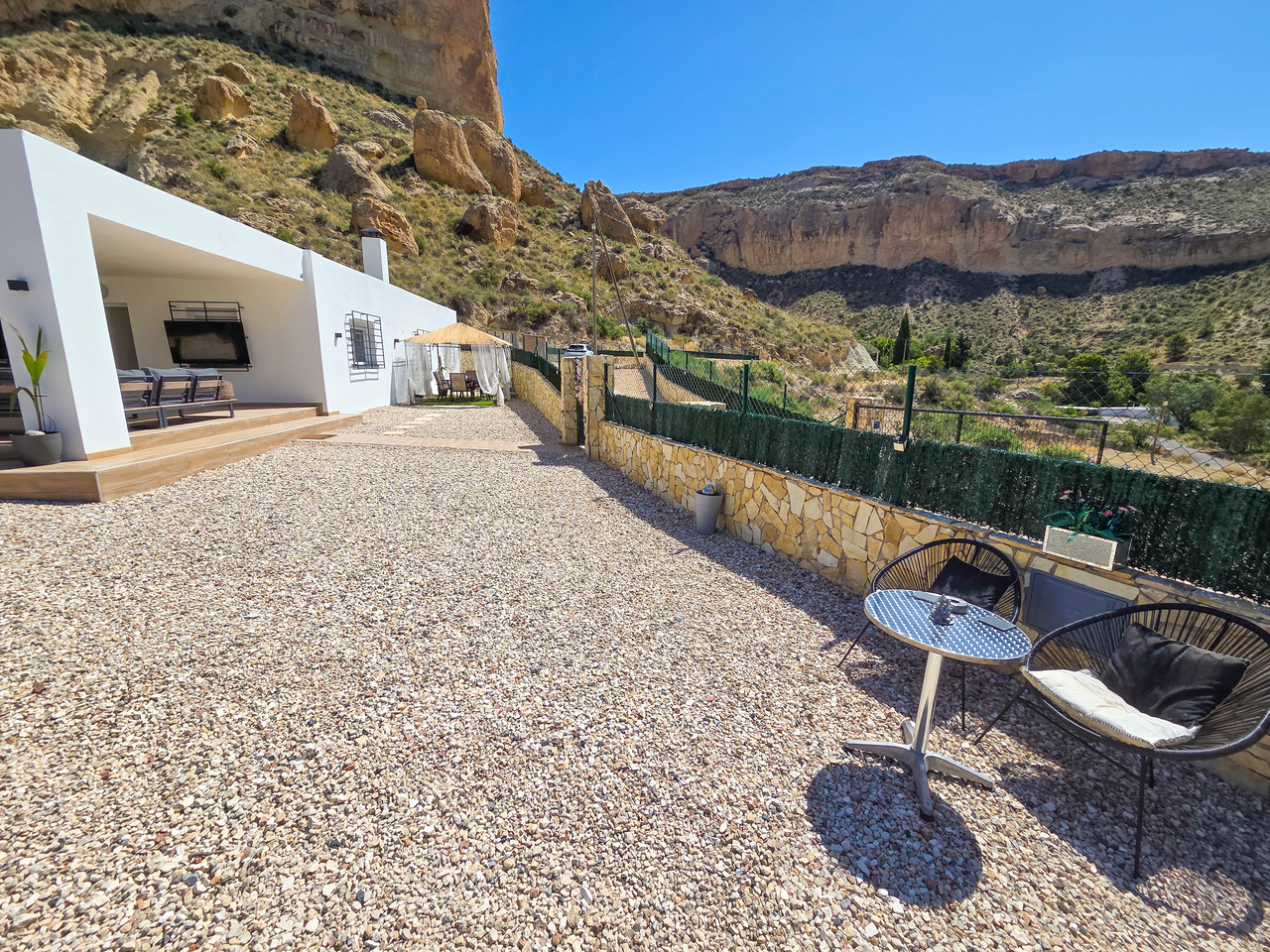 Villa for Sale in Crevillent, Alicante