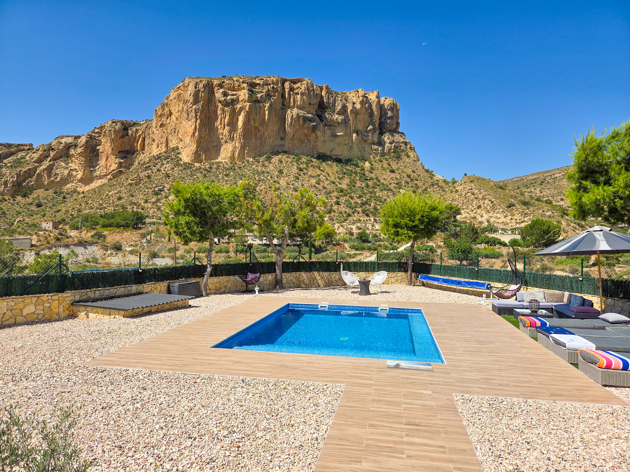 Villa for Sale in Crevillent, Alicante