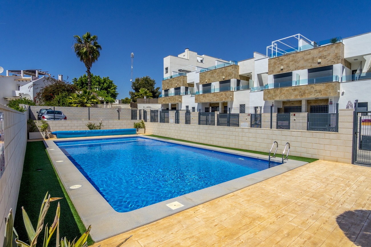 Town House for Sale in Villamartin, Alicante