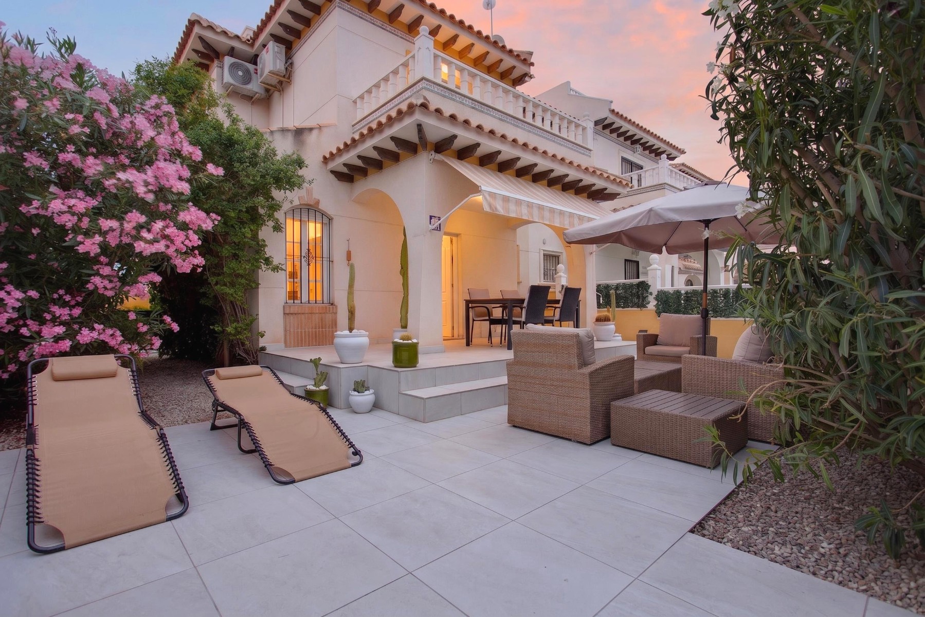 o_1jqttngoq1e0516teue21r9n1l2m Villa for Sale in Orihuela Costa, Alicante
