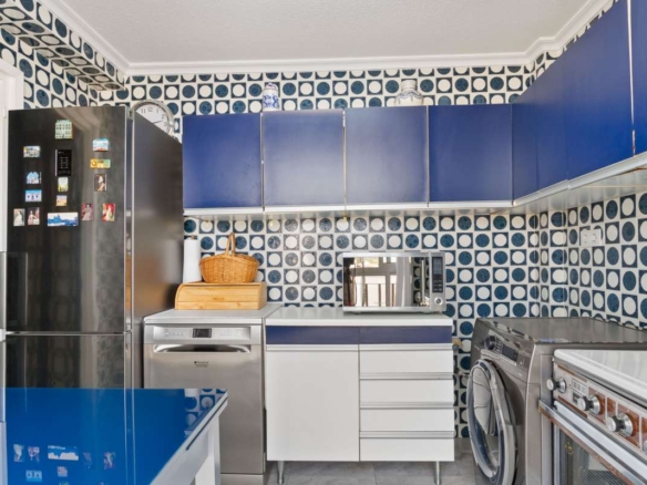 584