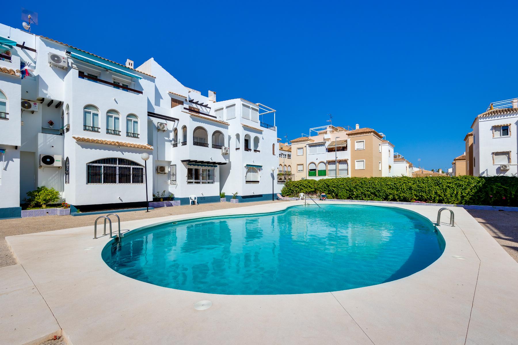 2269_dbe8589e8c979f8b337b7518820a42dd Bungalow for Sale in Torrevieja, Alicante